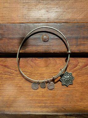 Alex and Ani U.S. Army Charm Bracelet A Silver-Plated Expandable Bangle Design